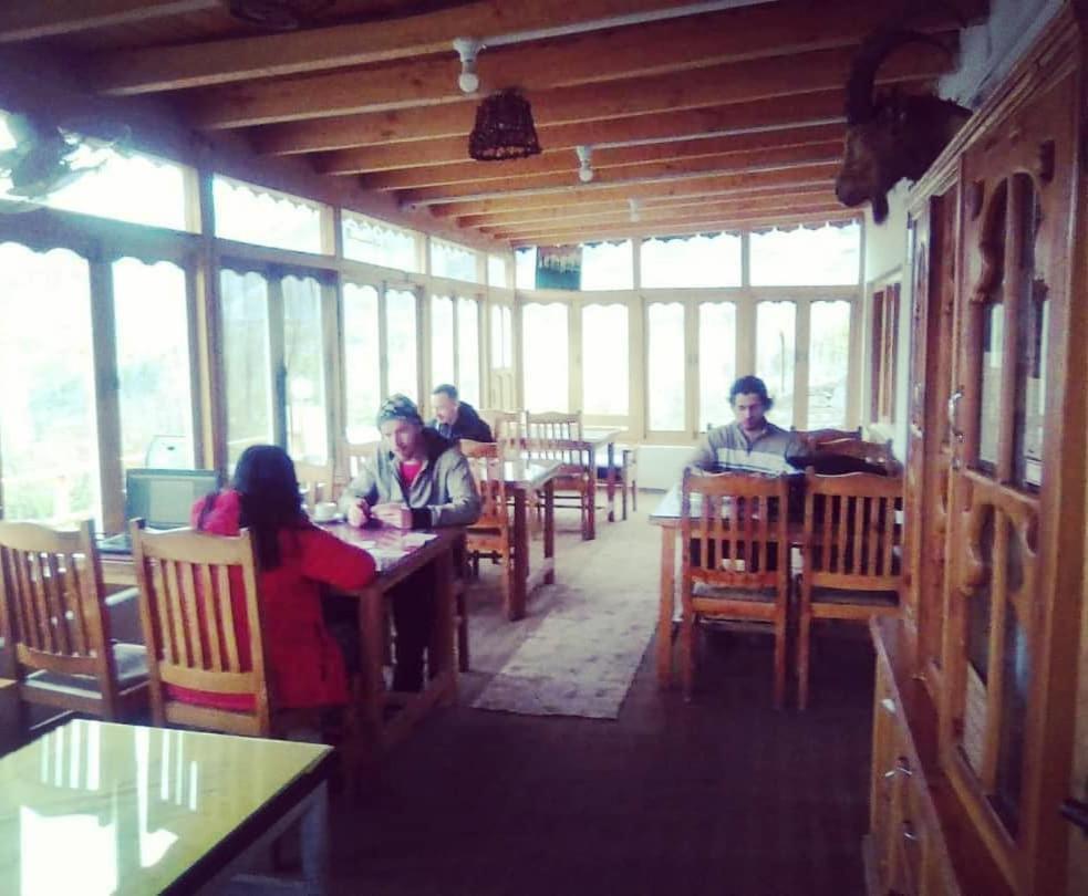 Tourist Cottage Hunza Karimabad  Экстерьер фото